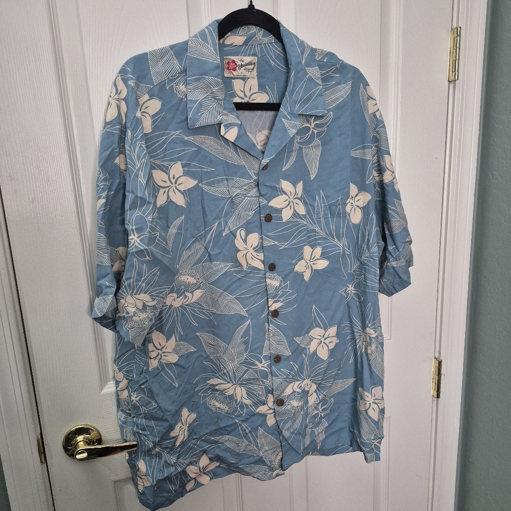 Hilo Hattie Blue and Cream Floral Men's Shirt